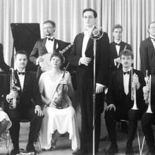 Immo Federolf mit Orchester / Photo: © Verbandsgemeindeverwaltung Zweibrücken Land Immo Federolf mit Orchester