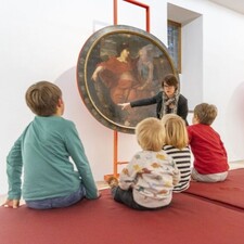 Familienführung im Museum / Photo: © Stadtmuseum Familienführung im Museum