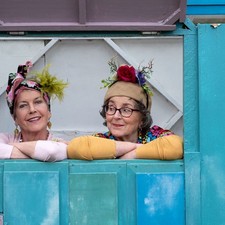Alice Hoffmann & Bettina Koch / Photo: © Rosel Grassmann Alice Hoffmann & Bettina Koch