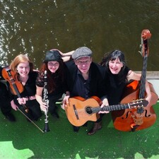 Mischpoke - Klezmer High Life / Photo: © Mischpoke Mischpoke - Klezmer High Life